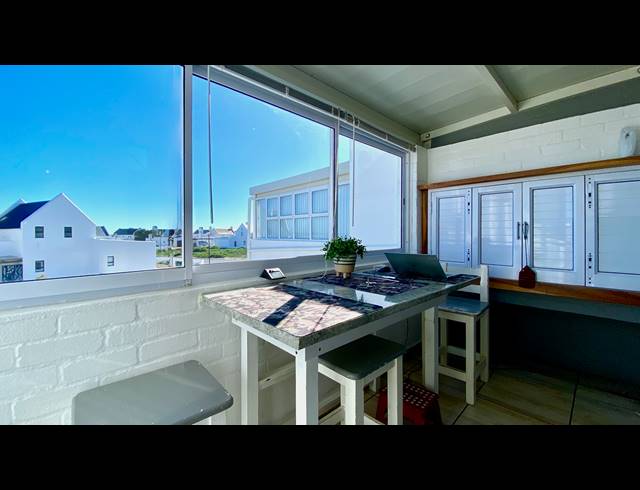 2 BEDROOM APARTMENT FOR SALE IN DWARSKERSBOS